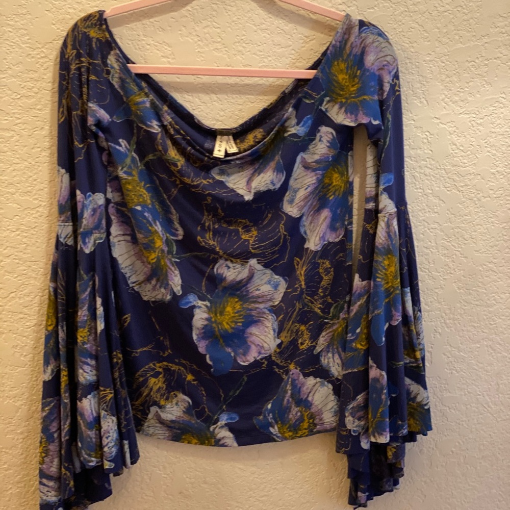Long sleeve beauty!! Get your hippy on!! - Picture 1 of 3